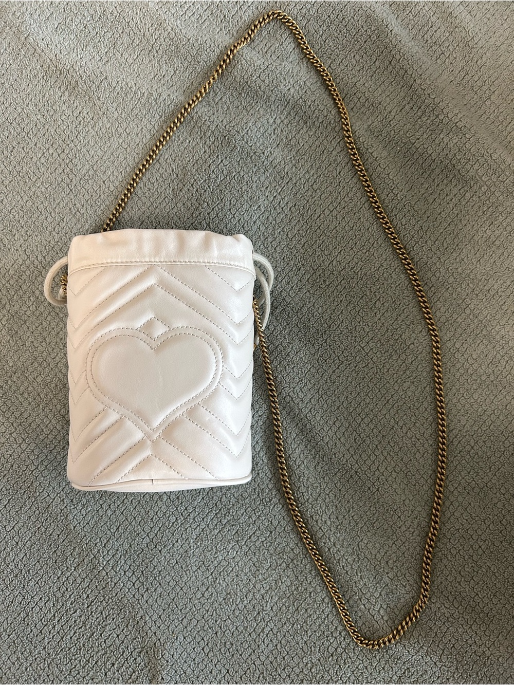 Gucci GG Marmont Mini Bucket Bag - Picture 2 of 12